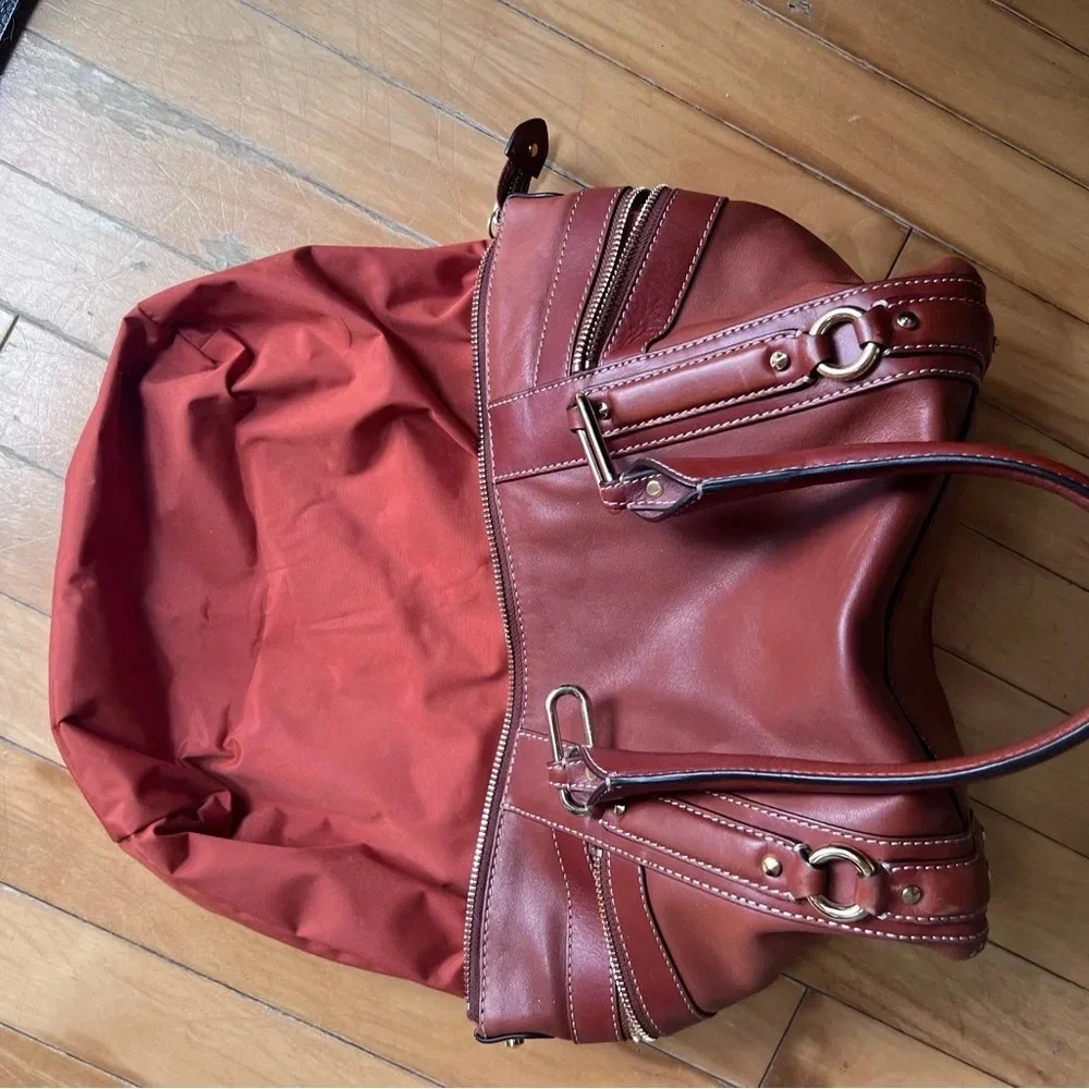 Cole Haan leather bag 🤎 - Picture 7 of 11